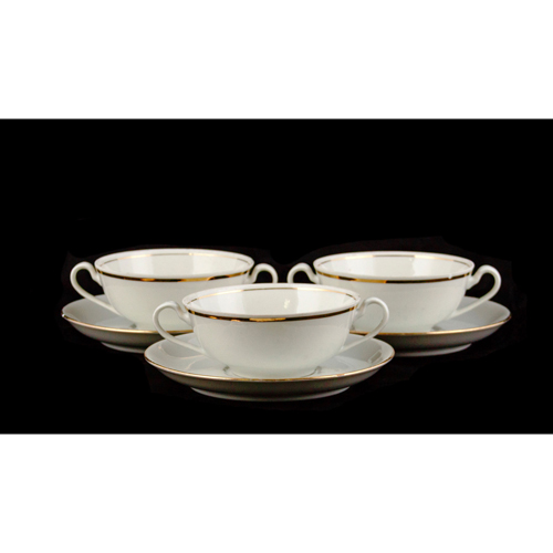 Sub.:4 - Lote: 1470 -  Tres tazas de consom� con sus platos. Porcelana de Vidasoa.
