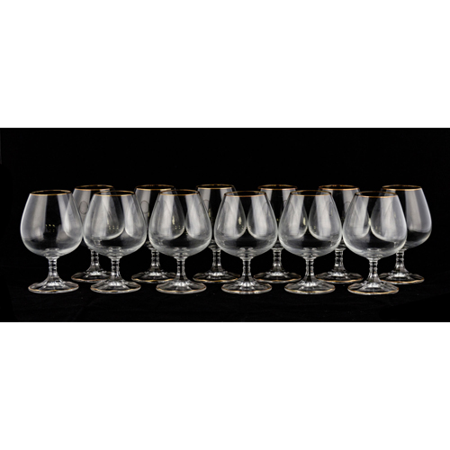 Sub.:4 - Lote: 1473 -  Doce copas de co�ac en cristal con borde dorado.