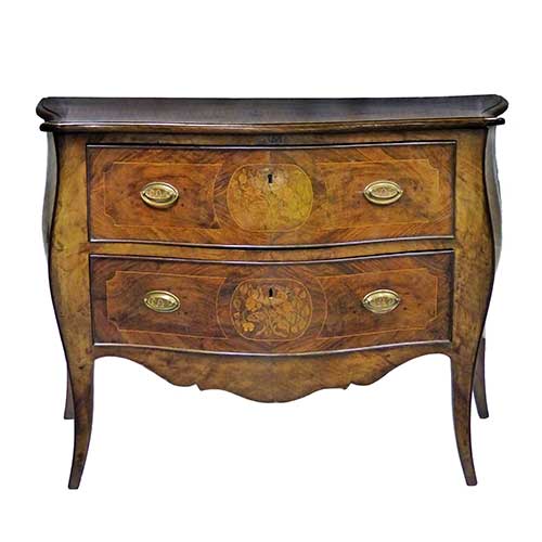 Sub.:40 - Lote: 325 -  C�moda italiana en madera de nogal y marqueter�a