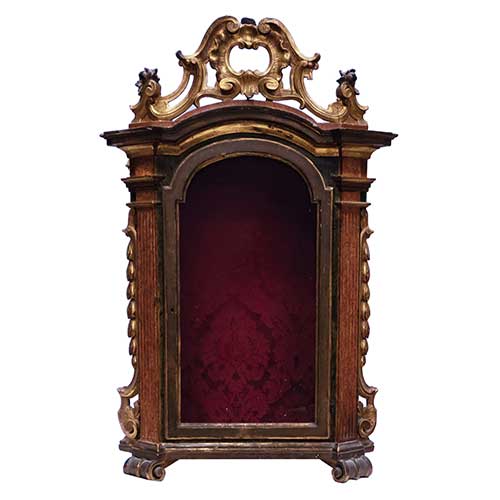 Sub.:40 - Lote: 210 -  Hornacina en madera tallada, dorada y marmoleada