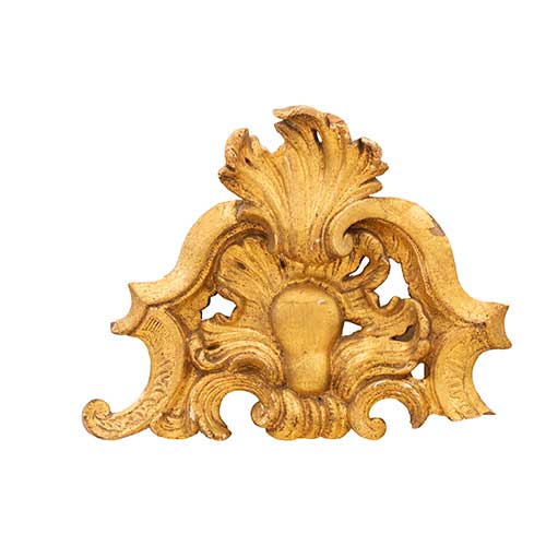 Sub.:40 - Lote: 247 -  Remate en madera tallada y dorada s. XVIII