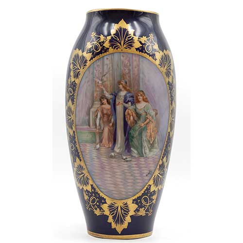 Sub.:40 - Lote: 253 -  Jarr�n en porcelana de Limoges con escena central prerrafaelista pintada y firmada por Angeli
