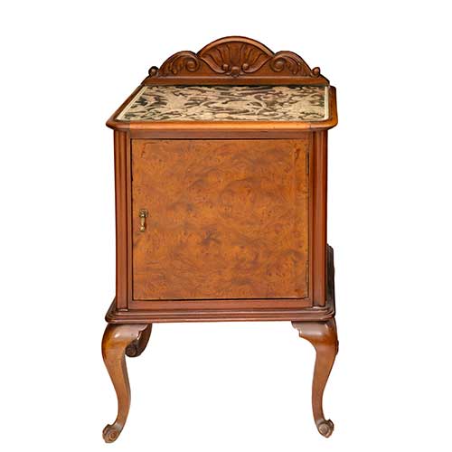 Sub.:40 - Lote: 305 -  Mesilla con puerta