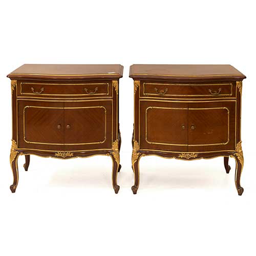 Sub.:40 - Lote: 286 -  Pareja de mesillas de Sim�n Loscertales Bona estilo Lu�s XV con partes doradas