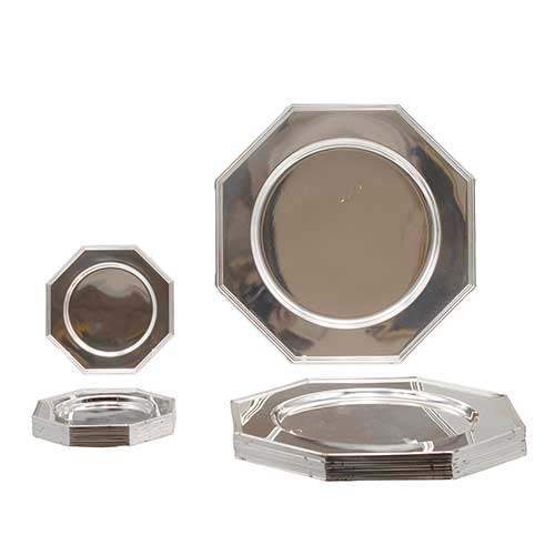Sub.:40 - Lote: 265 -  Juego de 12 bajo-platos y 12 platitos de pan con plaqu� de plata.