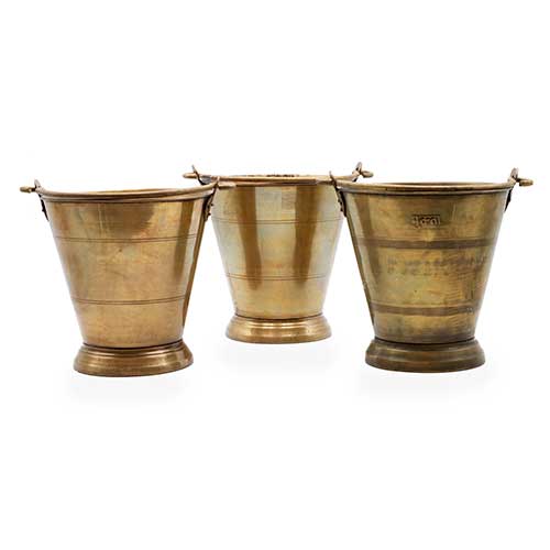 Sub.:40 - Lote: 335 -  Tres cubos de bombero en lat�n
