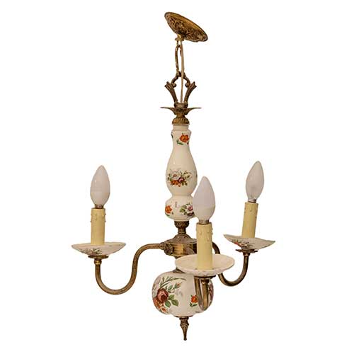 Sub.:40 - Lote: 295 -  L�mpara de bronce y porcelana de 3 luces