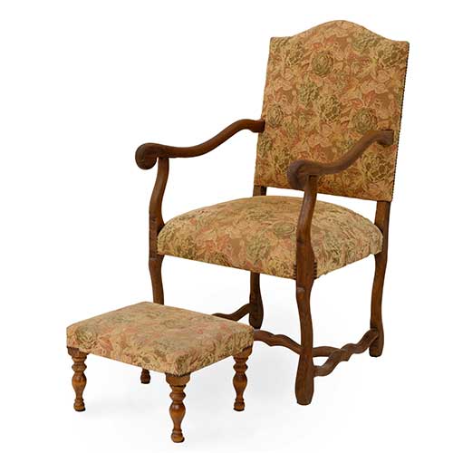 Sub.:40 - Lote: 330 -  Sill�n estilo Luis XIII con banqueta apoya-pies