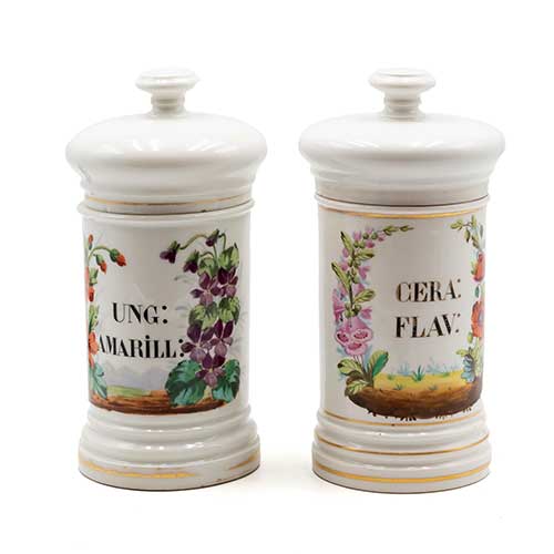 Sub.:41 - Lote: 215 -  Dos tarros de farmacia en porcelana con decoraci�n floral pintada