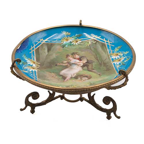 Sub.:41 - Lote: 202 -  Centro de mesa en porcelana y bronce franc�s desperfecto