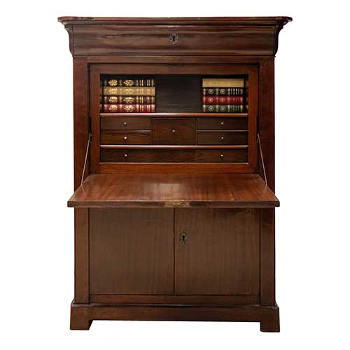 Sub.:42 - Lote: 357 -  Secretaire-Abattant en madera patinada con caj�n superior y dos puertas en la parte baja.