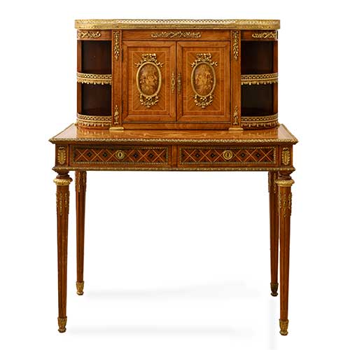 Sub.:42 - Lote: 353 -  Bonheur de jour de estilo Luis XVI en marqueter�a representando temas florales y geom�tricos, las aplicaciones de bronce dorado.