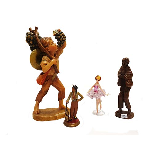 Sub.:5-On - Lote: 336A -  Alegor�a de la vendimia, anciano, bailarina y mariachi. Lote de cuatro figuras, dos en madera tallada, una en cristal de Murano y otra en escayola.