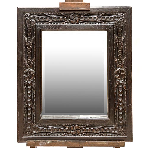 Sub.:5-On - Lote: 131 -  Espejo con marco en madera tallada.