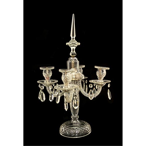 Sub.:5-On - Lote: 162 -  Candelabro de 4 luces, en cristal. Con desperfectos.