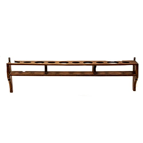 Sub.:5-On - Lote: 46 -  Estante alargado realizado en madera de casta�o con 9 hendiduras.