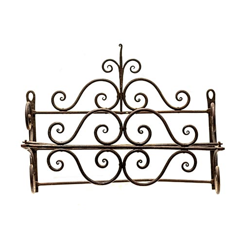 Sub.:5-On - Lote: 45 -  Estante realizado en hierro forjado