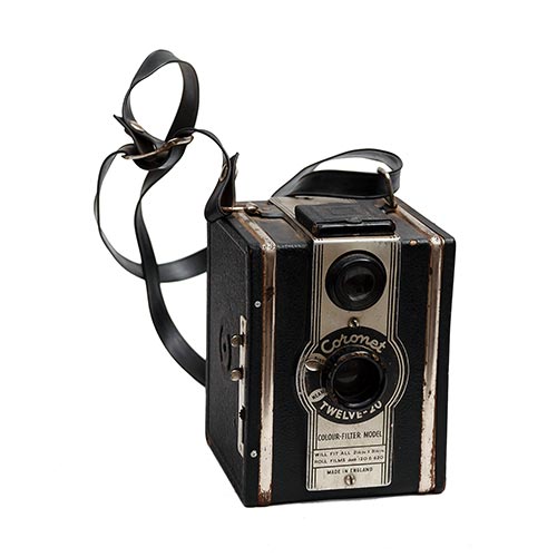 Sub.:5-On - Lote: 199 -  C�mara fotogr�fica marca Coronet Twelve 20 realizada en Inglaterra.