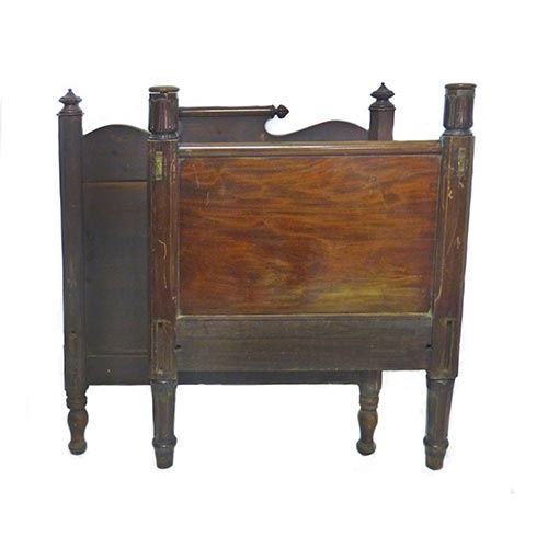 Sub.:5-On - Lote: 10 -  Lote de dos cabeceros en madera tallada.