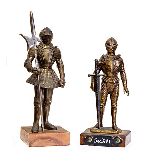 Sub.:5-On - Lote: 344A -  Lote de dos armaduras medievales en bronce. Miniatura. Una identificada como del s. XVI.