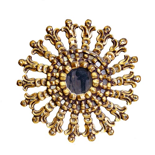 Sub.:5-On - Lote: 334 -  Moldura de madera tallada con espejo. En forma de sol.