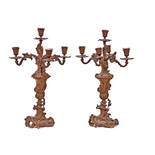 Sub.:5 - Lote: 216 -  Pareja de candelabros de cinco luces estilo Luis XV en bronce, S. XIX.