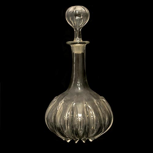 Sub.:6-On - Lote: 261 -  Licorera en cristal