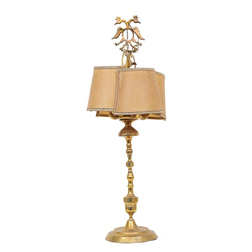 Sub.:6-On - Lote: 123 -  Vel�n con pantalla.