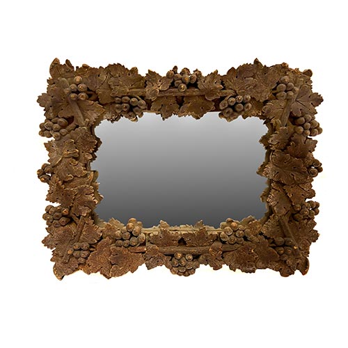 Sub.:6-On - Lote: 135 -  Espejo de sobremesa apaisado realizado en resina tallada con motivos de uvas y p�mpanos.