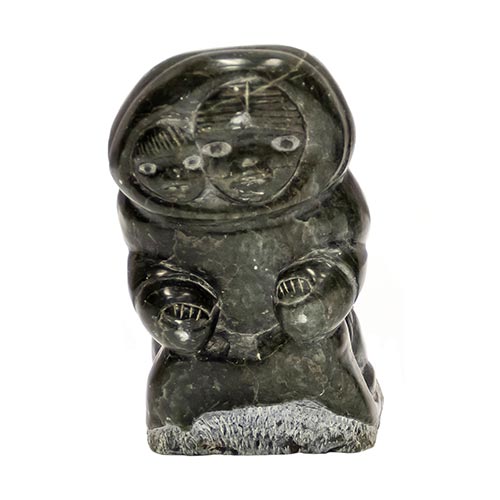 Sub.:6-On - Lote: 164 -  Escultura en jade verde oscuro (?) de una mujer con ni�o �esquimales/inuits? �orientales? �tribal?