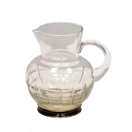 Sub.:6-On - Lote: 223 -  Jarrita en cristal tallado con base en plata punzonada.