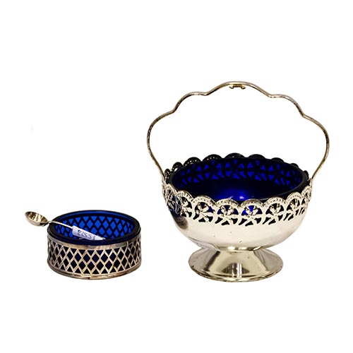 Sub.:6-On - Lote: 254 -  Entremesero y mostacero en metal plateado y cristal.