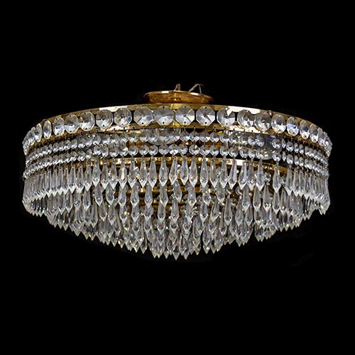 Sub.:6-On - Lote: 119 -  L�mpara de techo en cristal y soporte de bronce de cuatro luces con seis filas de pinjantes de cristal.