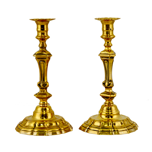Sub.:6 - Lote: 1183 -  Pareja de candeleros en bronce, modelo Luis XIV. 