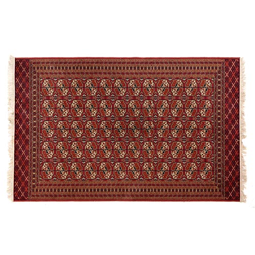 Sub.:7-On - Lote: 300 -  Alfombra oriental en lana con decoraci�n de motivos geom�tricos.