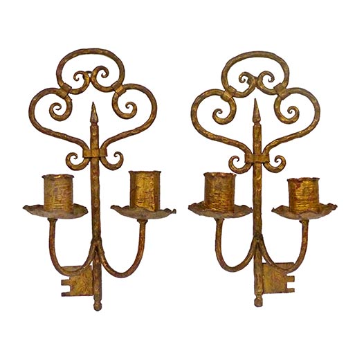 Sub.:7-On - Lote: 332 -  Pareja de apliques en hierro dorado. A�os 50.