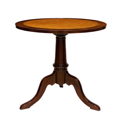 Sub.:7-On - Lote: 243 -  Velador en madera de caoba y ra�z.