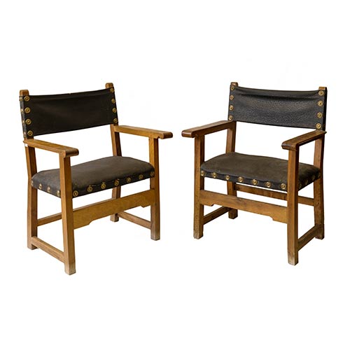 Sub.:7-On - Lote: 268 -  Pareja de sillones fraileros en madera de nogal.
