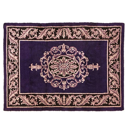 Sub.:7-On - Lote: 303 -  Alfombra en lana de nudo espa�ol. Con roset�n central y guirnalda de acantos como motivo de borde. Toda la decoraci�n se recorta sobre fondo azul.