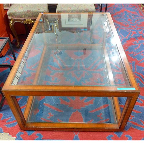 Sub.:7-On - Lote: 289A -  Mesa de centro con tapas de cristal.