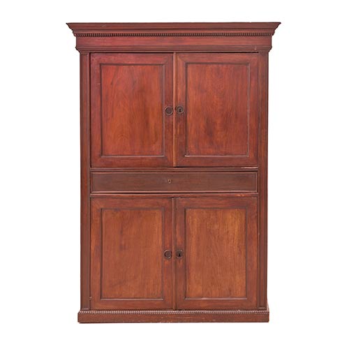 Sub.:7-On - Lote: 235 -  Escritorio-librer�a en madera patinada. Parte superior con puertas deslizantes al interior. Alg�n desperfecto.