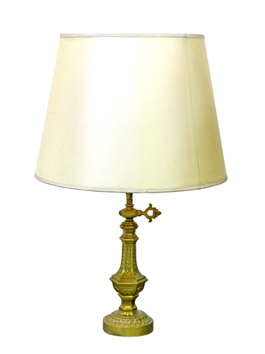 Sub.:7 - Lote: 1268 -  L�mpara de sobremesa en bronce. Francia, principios S. XX