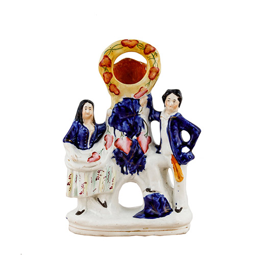 Sub.:7 - Lote: 1297 -  Relojera en cer�mica de Staffordshire, s. XIX.