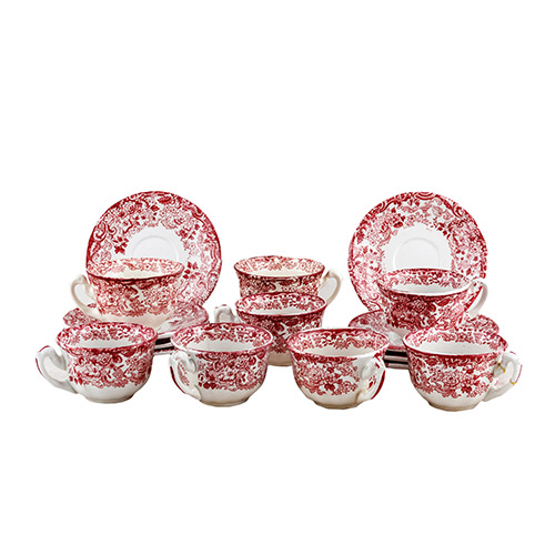 Sub.:7 - Lote: 1287 -  Juego de 8 tazas de caf� con sus platitos en porcelana roja y blanca de Pickman.