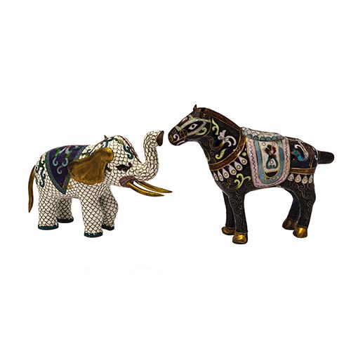 Sub.:8-On - Lote: 829 -  Elefante y caballo. Figuras en Cloissonn. Uno con marcas de oxido.