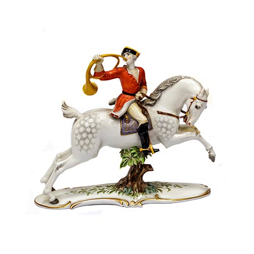 Sub.:8-On - Lote: 381 -  Figura de caballo en porcelana alemana Rossenthal. Trompeta consolidada.