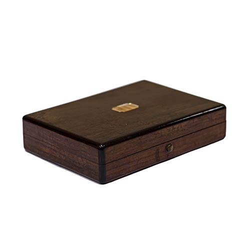 Sub.:8-On - Lote: 932 -  Caja en madera de palosanto con taracea central de ncar.