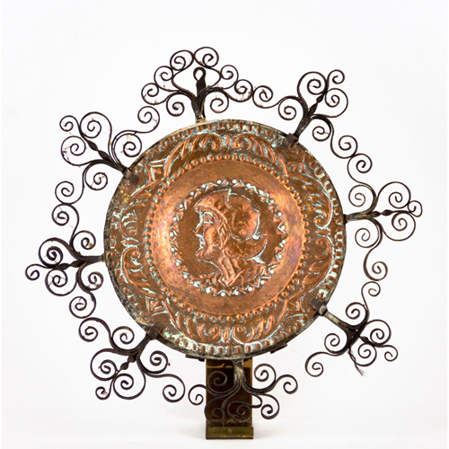 Sub.:8 - Lote: 3448 -  Objeto de cobre y hierro de colgar.