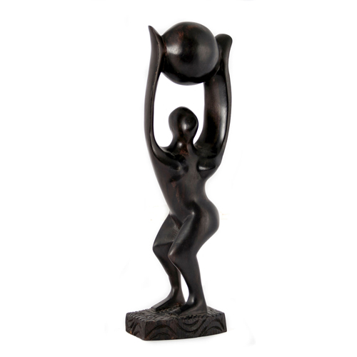 Sub.:8 - Lote: 1386 -  Mujer con esfera sobre la cabeza