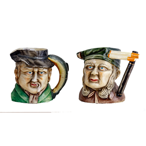 Sub.:8 - Lote: 3297 -  Lote de dos jarras en porcelana esmaltada. 